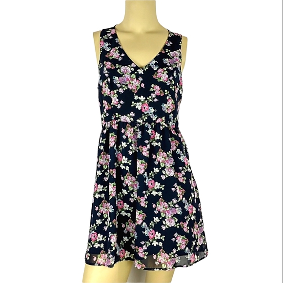 LOVE TREE HAPPENS Floral Dress Womens Medium - Picture 1 of 5